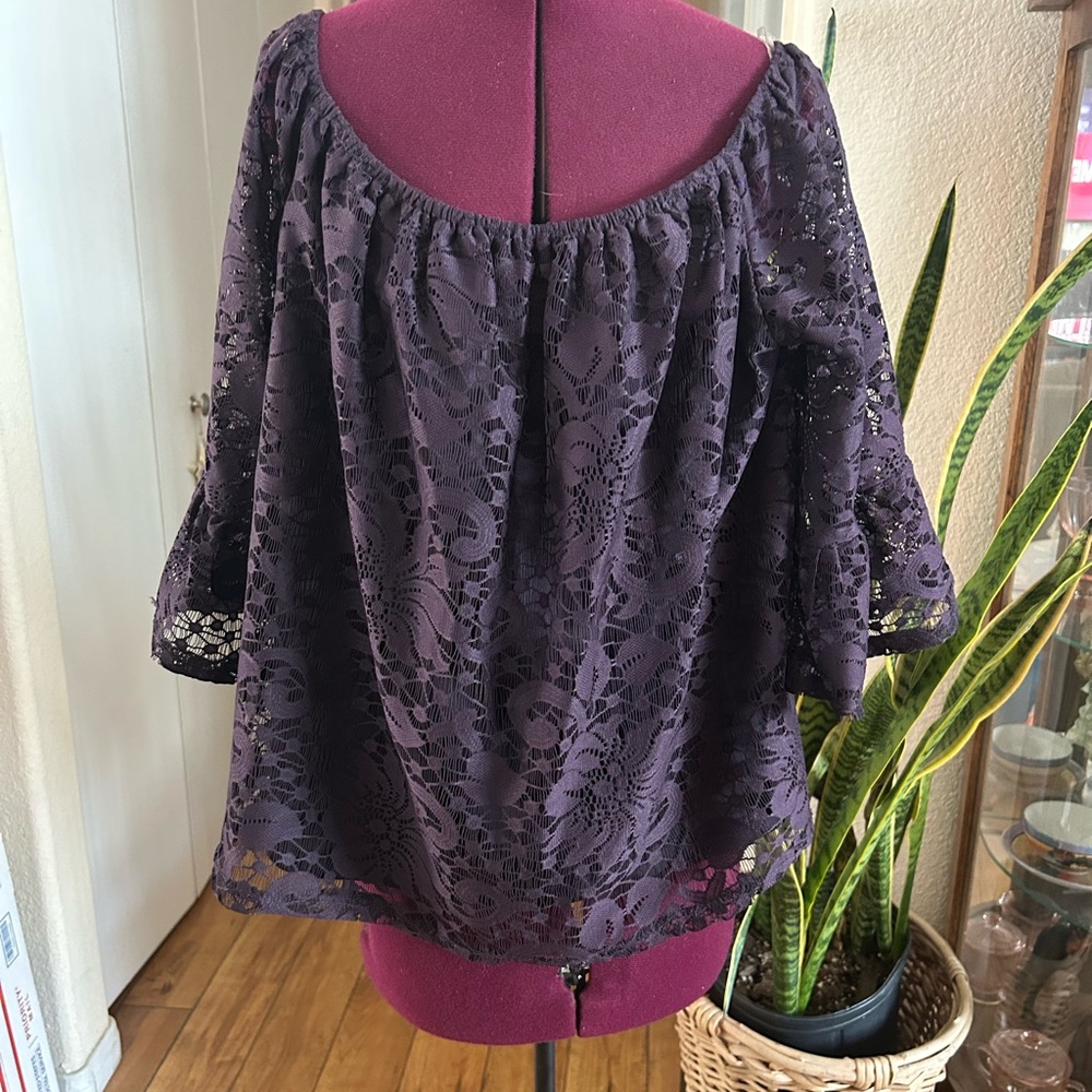 Woman’s Meraki Plum Eyelet Top